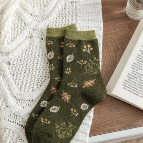 Artisan Accessories - Forest Green Floral Leaves Wool Blend Crew Mid-calf Socks